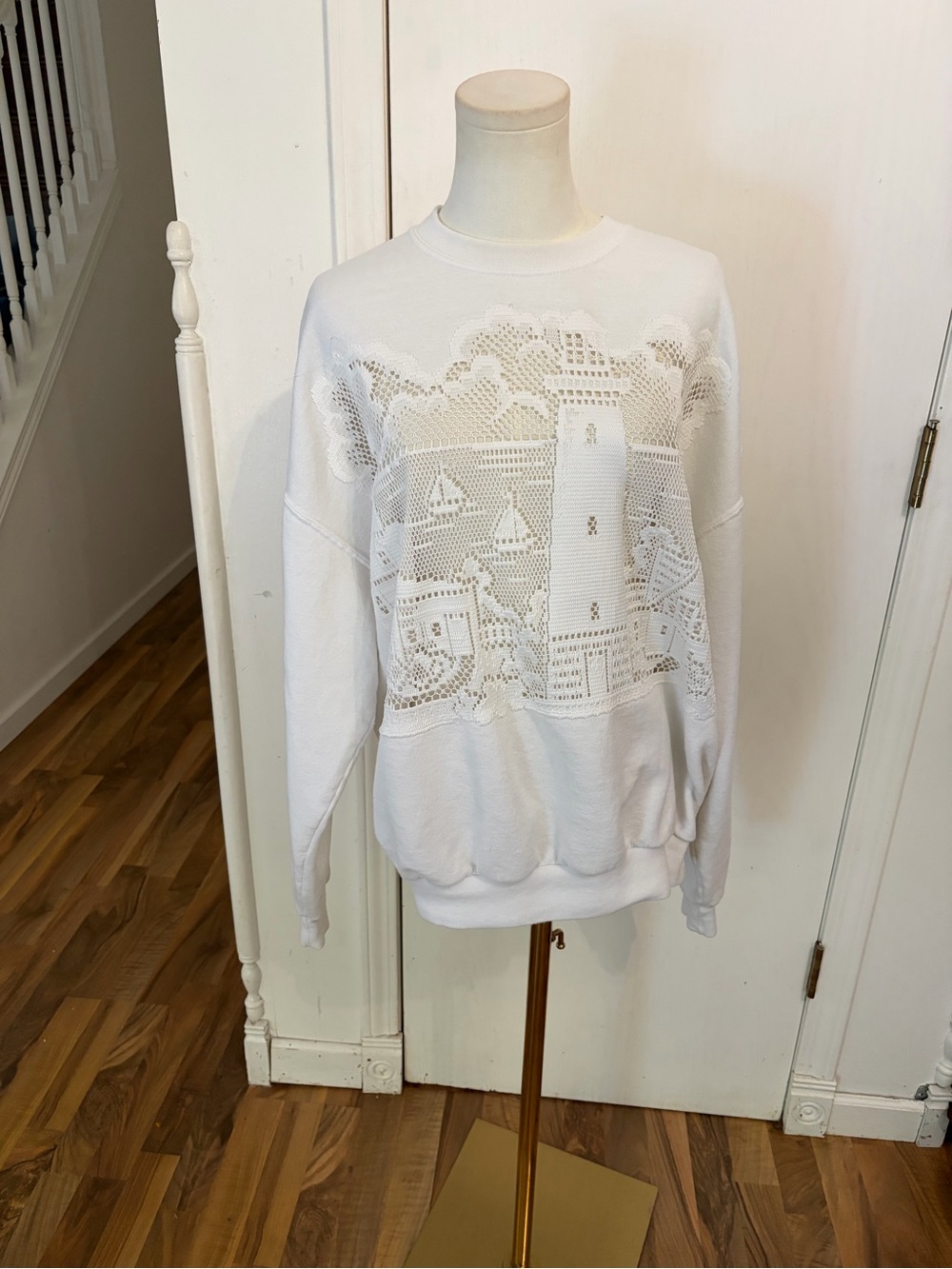 Vintage White Crewneck Sweatshirt Cottagecore Lace Applique, XL, EUC
